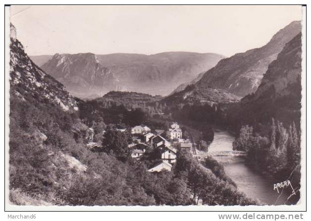 L ARIEGE . USSAT LES BAINS . VUE GENERALE  ...MODERNE (coin Du Bas Plié) - Lezat Sur Leze