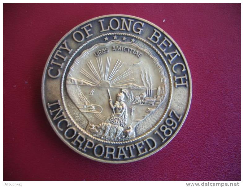 MEDAILLE COMMEMORATIVE DE CITY OF LONG BEACH CALIFORNIA INCORPORATED 1897 THE INTERNATIONAL CITY  URBS AMICITIAE - Other & Unclassified
