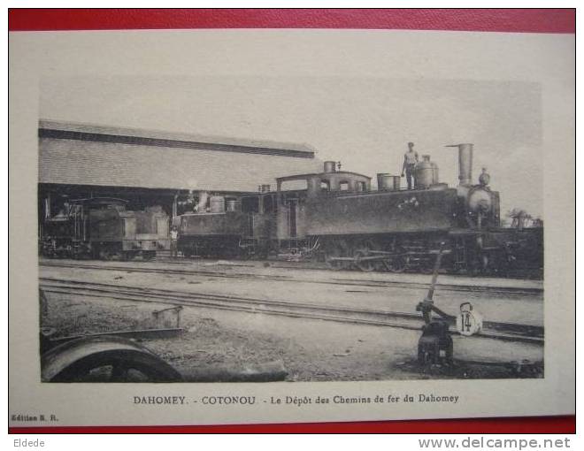 Cotonou Le Depot Des Chemins De Fer Du Dahomey Train Gros Plan - Dahomey