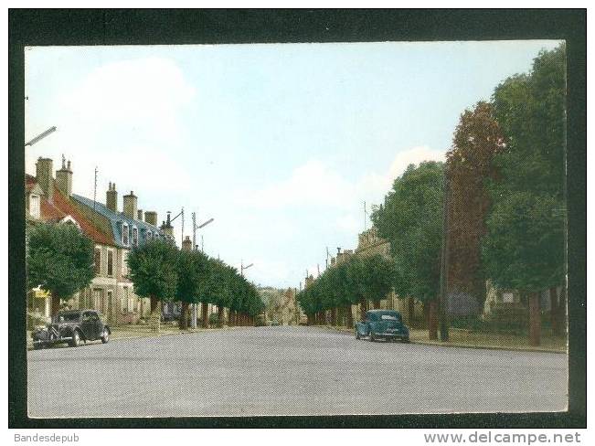 CPSM - Corbigny (58) - Avenue Saint Jean ( Automobile Citroën Traction Editions Nivernaises ) - Corbigny