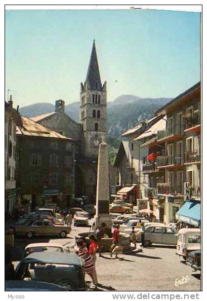 05 GUILLESTRE 100m La Place Et La Fontaine Du Général Albert (1771 1822) - Guillestre