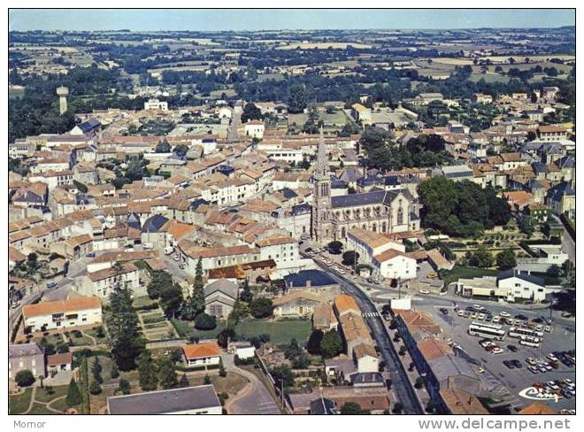 Le Centre Du Bourg - La Chataigneraie