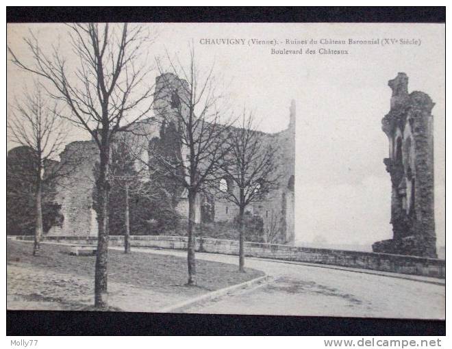 CPA 86 - CHAUVIGNY - Ruine Du Chateau Baronnial. - Chauvigny