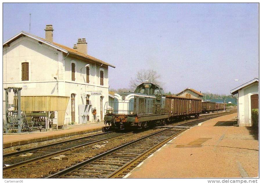 19 - Corrèze - Un Train De Marchandises Ussel - Brive, Tracté Par La BB 66122 Traverse La Gare De Corrèze - Ussel