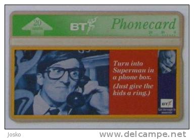 MAN WITH TELEPHONE  ( England ) Phone Telephones Phones - Teléfonos
