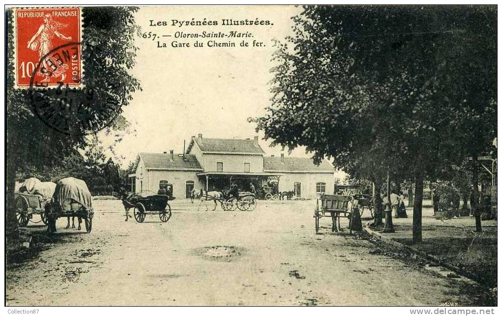 64 - PYRENEES ATLANTIQUES - OLORON STE MARIE - GARE Du CHEMIN De FER FERROVIAIRE - TRAIN - ATTELAGE - Oloron Sainte Marie