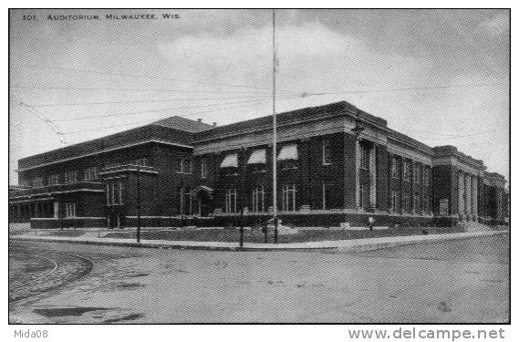 ETATS UNIS.  AUDITORIUM  MILWAUKEE  .  WIS. Carte Colorisee. - Milwaukee