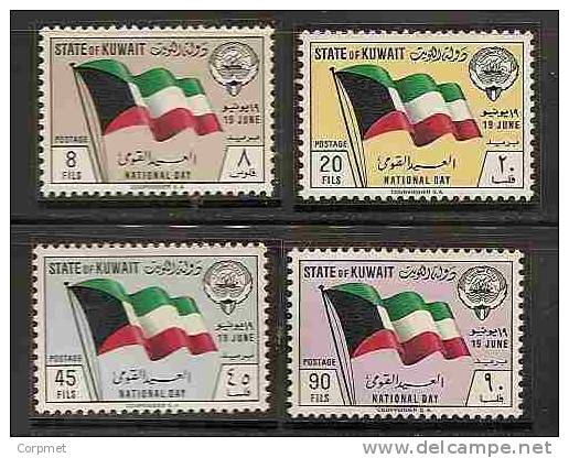 FLAGS - KUWAIT - NATIONAL DAY - Yvert # 167/70 - MLH - Postzegels