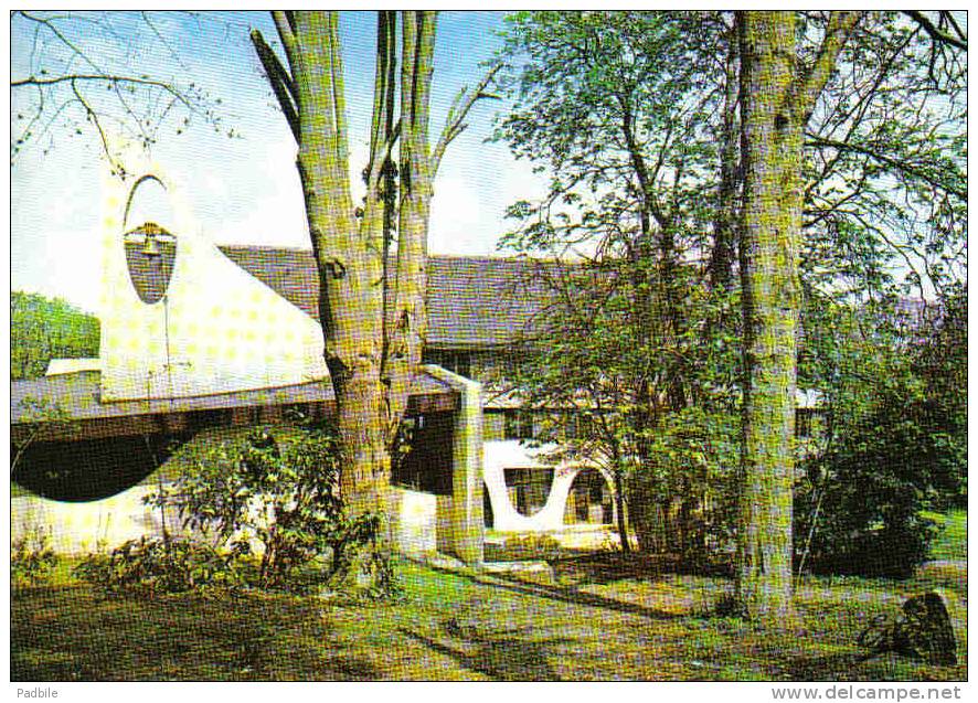 Carte Postale 91.  Saint-Sulpice-de-Favières  église Dominicaine De Béthanie Trés  Beau Plan - Saint Sulpice De Favieres