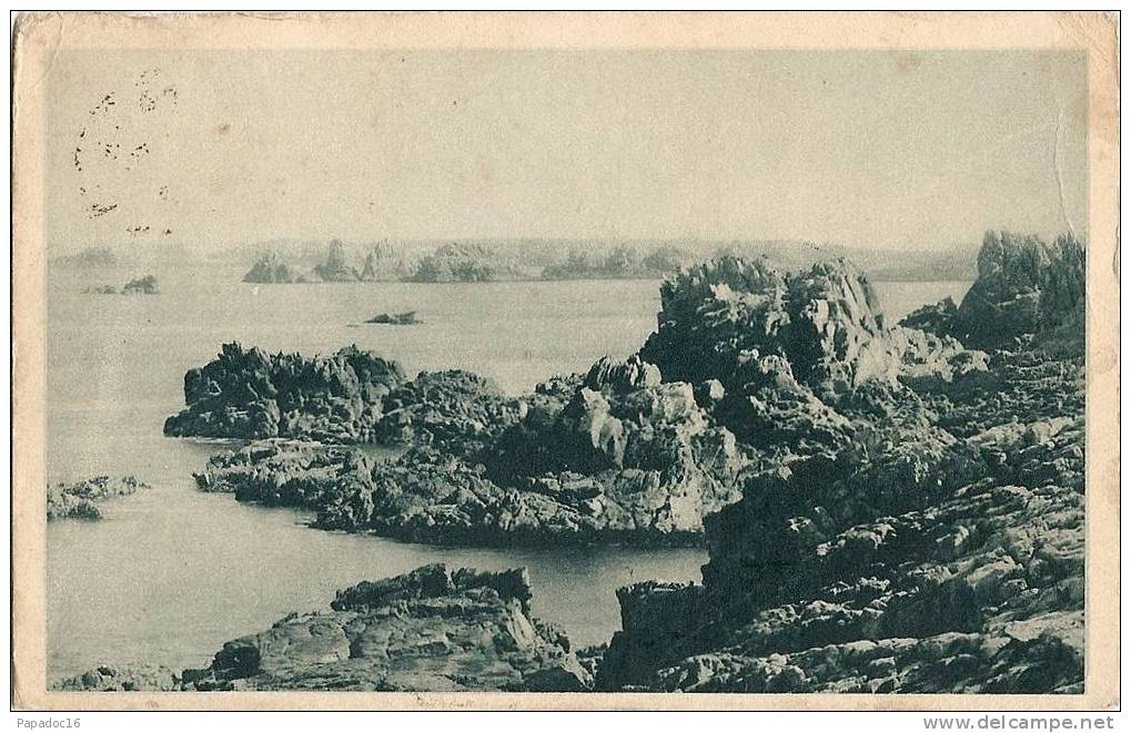 29 - Ouessant - Les Récifs - [Editions Artistiques F T (ancre) (Série Hélio N° 604)] - Ouessant