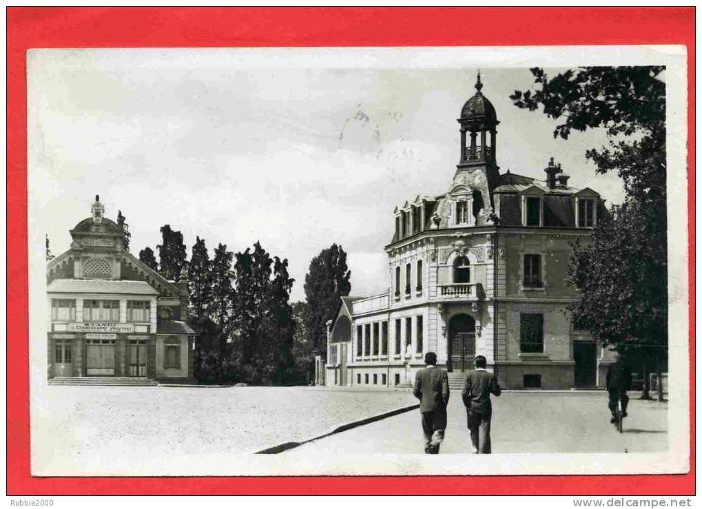 LAIGLE 1952 POSTE ET SALLE DES FETES STAND DES COMMERCANTS SINISTRES CARTE PHOTO EN BON ETAT - L'Aigle