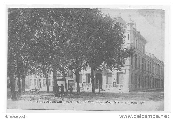 38 )FL) SAINT MARCELLIN, Hotel De Ville Et Sous Préfecture B.F. 9, Animée ** - Saint-Marcellin