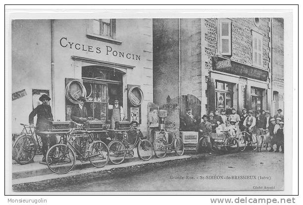 38 )FL) SAINT SIMEON DE BRESSIEUX, Grande Rue, Magasin CYCLE PONCIN, TRES ANIMEE Cliché Arnold, ** - Bressieux