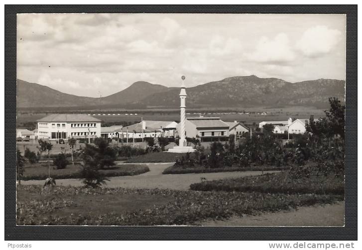 ANGOLA (Portugal Province De L´Afrique Occidentale) - Village Central Au Colonat De Cela - Angola