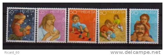 Série Neuve** De Suisse, N°1288-92, Pour La Jeunesse , Enfants,1987 - Ongebruikt