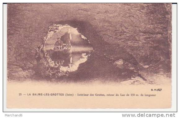 ISERE . LA BALME . INTERIEUR DES GROTTES RETOUR DU LAC DE 180 M DE LONGUEUR - La Balme-les-Grottes