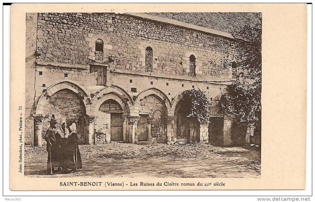 SAINT BENOIT Dpt 86 Les Ruines Du Cloître Romain Du XIIe Siècle - Saint Benoit