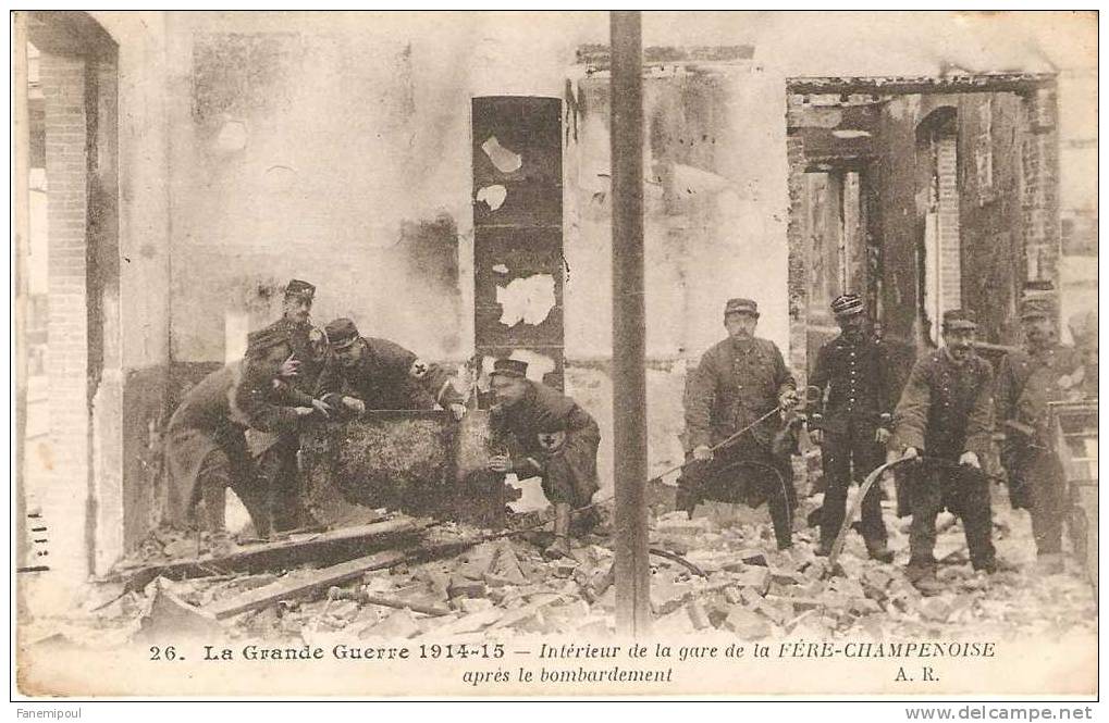 Intérieur De La Gare De La FERE-CHAMPENOISE Après Le Bombardement (guerre 1914-15) - Fère-Champenoise