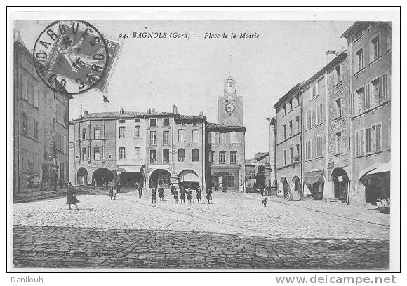 30 /FL/ BAGNOLS, Place De La Mairie, ANIMEE, N° 24 - Bagnols-sur-Cèze