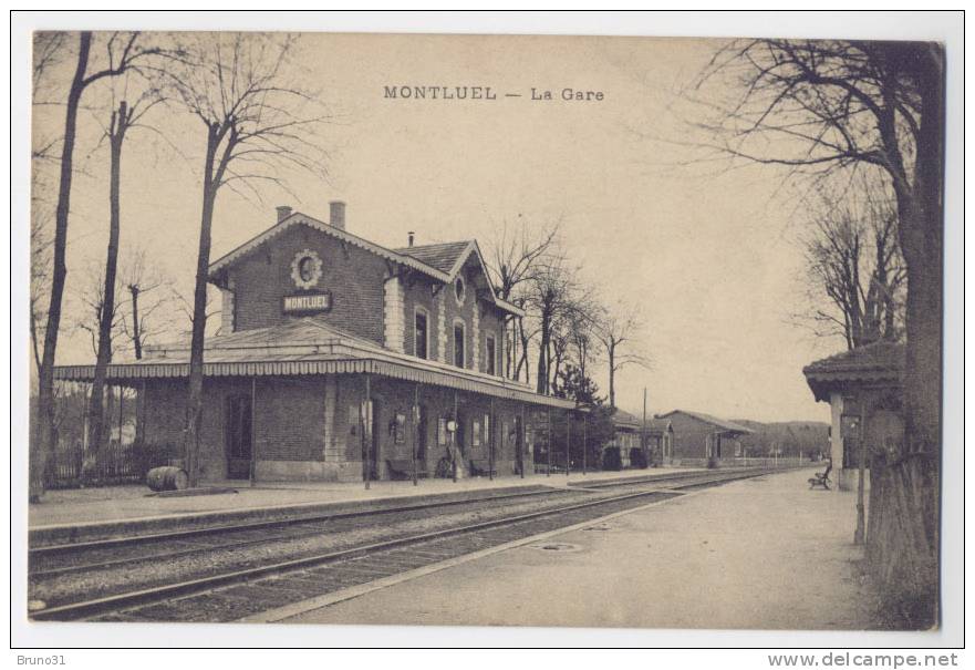 MONTLUEL : La Gare , Bon Plan Pas Courant . - Montluel