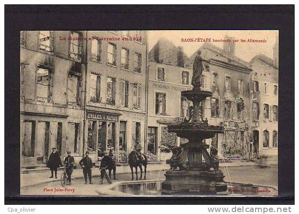 88 RAON ETAPE Guerre 1914-18, Place Jules Ferry, Animée, Cycles Autos, Ruines, Ed Bastien, Guerre En Lorraine, 1914 - Raon L'Etape