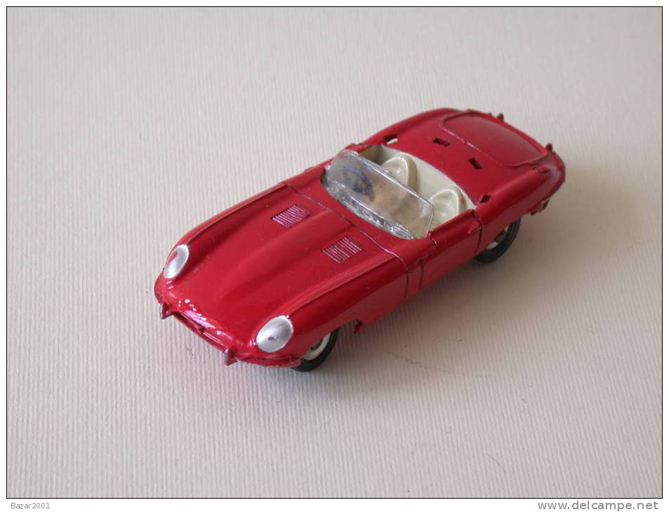 Dinky Toys - Jaguar E Type - Dinky