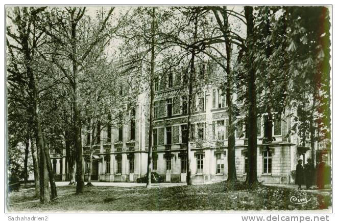 91. Cpsm. RIS-ORANGIS. Sanatorium Des Cheminots, Façade Nord - Ris Orangis