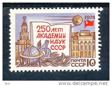 RUSSIA 1974  250° ANNIVERSARIO DELL´ACCADEMIA DELLE SCIENZE DELL´U.R.S.S.. MNH** - Altri & Non Classificati