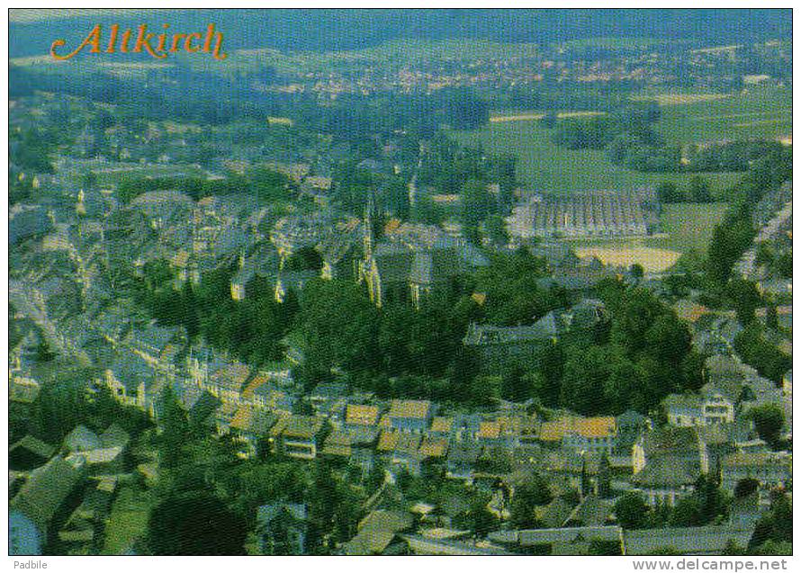 Carte Postale 68. Altkirch  Vue D'avion Trés  Beau Plan - Altkirch