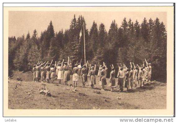 X012-féd. Française Des éclaireuses - Camp D' éclaireuses : Le Salut Au Drapeau - Scoutismo