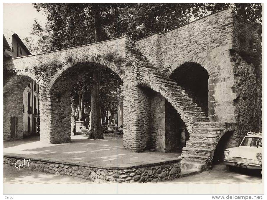 CERET. - Les Arcades. - Ceret