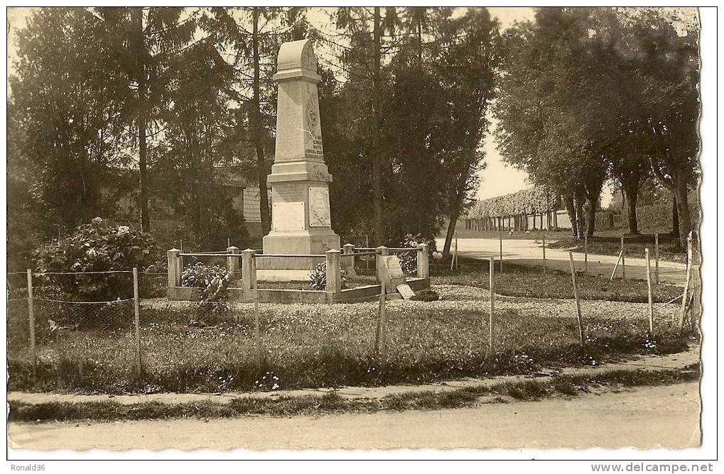 CP 80 HORNOY Le Monument - Hornoy Le Bourg