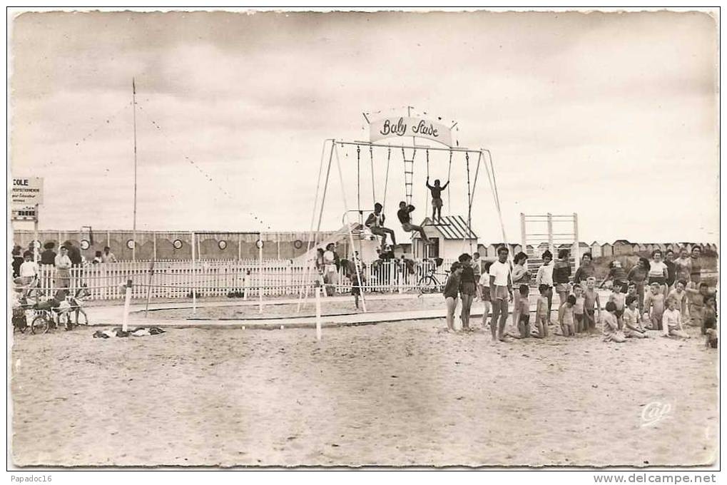 14 - Riva-Bella - Jeux Sur La Plage - CPSM - CAP N° 1588 (animée - Non Circulée) - "Baby Stade" - Ouistreham - - Riva Bella