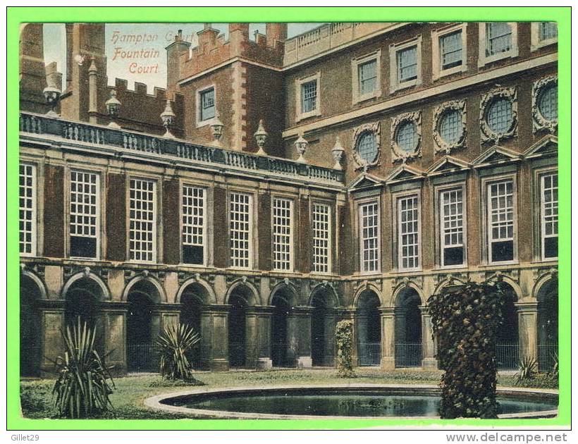 LONDON, UK - HAMPTON COURT PALACE - FOUNTAIN COURT - E. S. - - London Suburbs