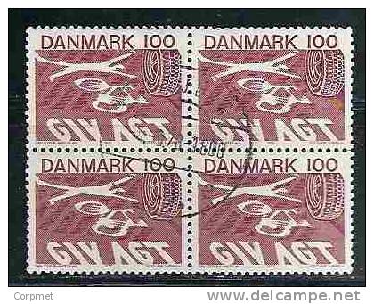 DENMARK - NOUVEAU CODE DE LA ROUTE - Block Of 4 - Yvert # 638 - VF USED - Oblitérés