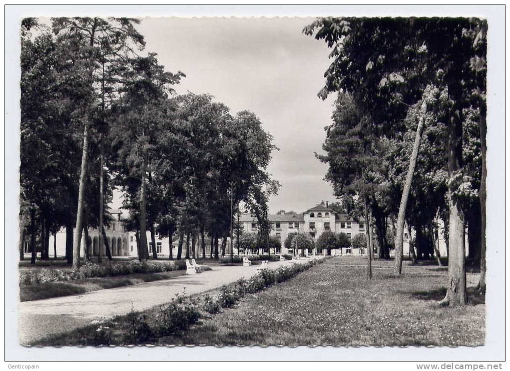 I6 - Château De MAGNANVILLE - Maison De Retraite De L'Association LEOPOLD-BELLAN (Jolie Carte GRAND FORMAT) - Magnanville