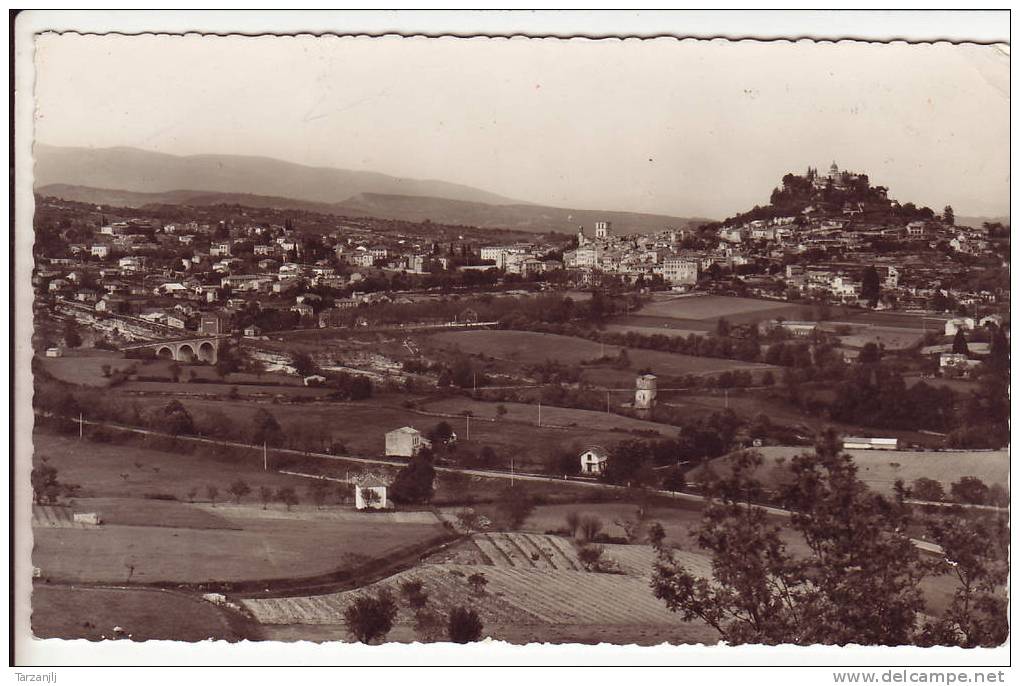 CPSM De Forcalquier (Alpes De Haute Priovence 04): Alt. 550 M. Vue Générale. Au Loin La Montagne De Lure - Forcalquier