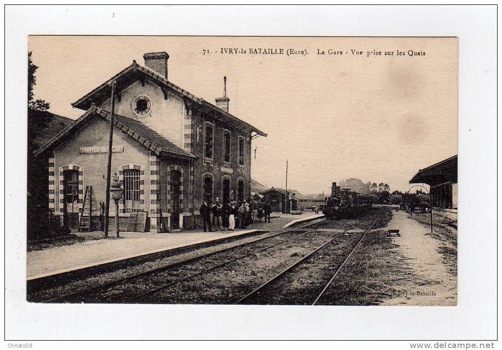 27  IVRY LA BATAILLE  La Gare  Train ++ Animée - Ivry-la-Bataille