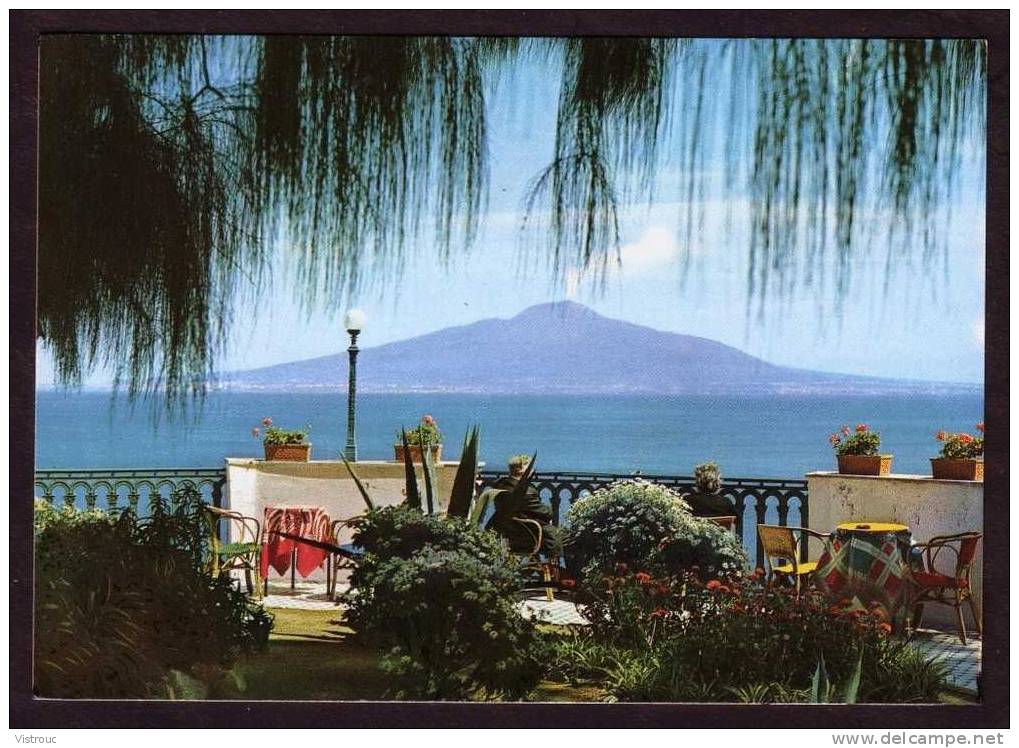 SORRENTO - SORRENTE - Il Vesuvio Visto Dall'Hôtel Terrazza - Le Vésuve Vu Depuis L'Hôtel Terrazza - Circulé - Circulated - Afragola