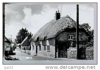 Jolie CP Photo Angleterre - West Lulworth - Cottage Toit De Chaume - CAD 6-07-1962 - Autres & Non Classés
