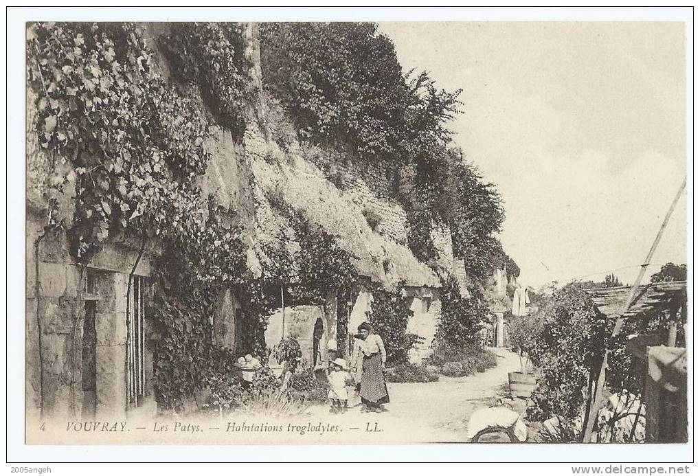 37 Dép.- 4 Vouvray.- Les Patys.- Habitations Troglodytes. - Vouvray