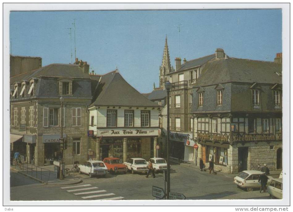 PONTIVY. 30. LA PLACE DU MARTRAY. - Pontivy