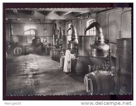27290 Distillerie De La Grande Chartreuse à Voiron Fabrication Pas D'édit.alambic Belle Cpsm - Voiron