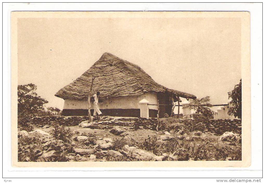 ARCHITECTURE AFRIQUE NOIRE  BENIN  68. NATITINGOU STATION CLIMATIQUE KOUSSOU COINGOU - Benin