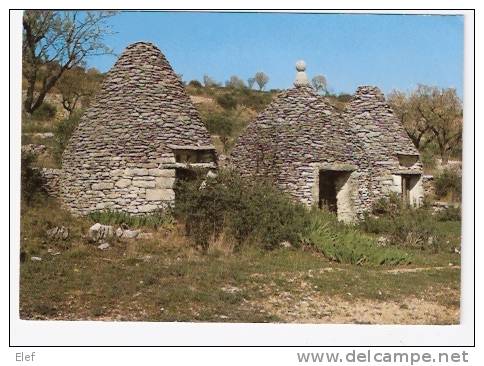 "Les Belles Images De Provence" : Boris ; Cabanes En Pierres Sèches  ; TB - Farms