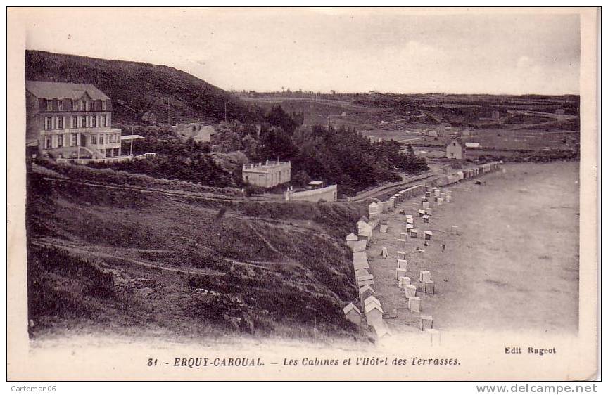 22 - Erquy-Caroual - Les Cabines Et L'Hôtel Des Terrasses - Erquy