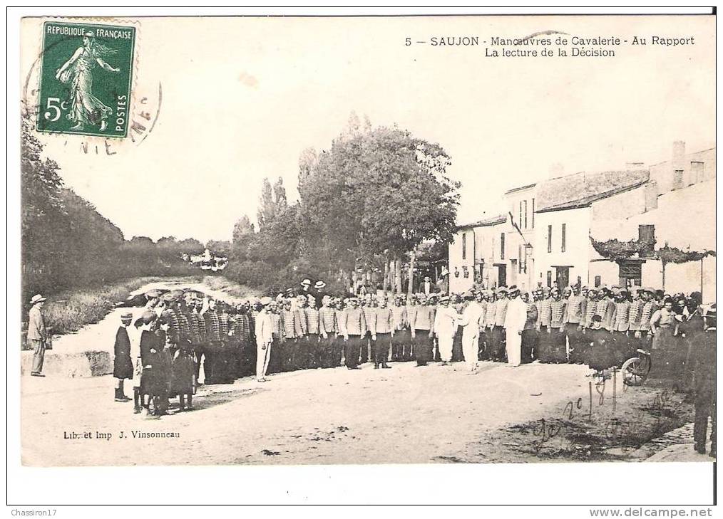 17 - SAUJON  -  Manoeuvres De La Cavalerie - Au Rapport - La Lecture De La Décision - Animée - Saujon