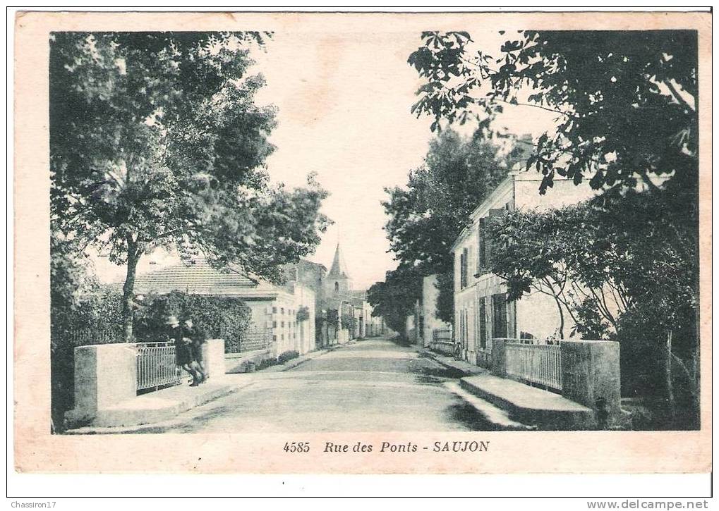 17 - SAUJON  - Rue Des Ponts  - 2 Enfants - Saujon