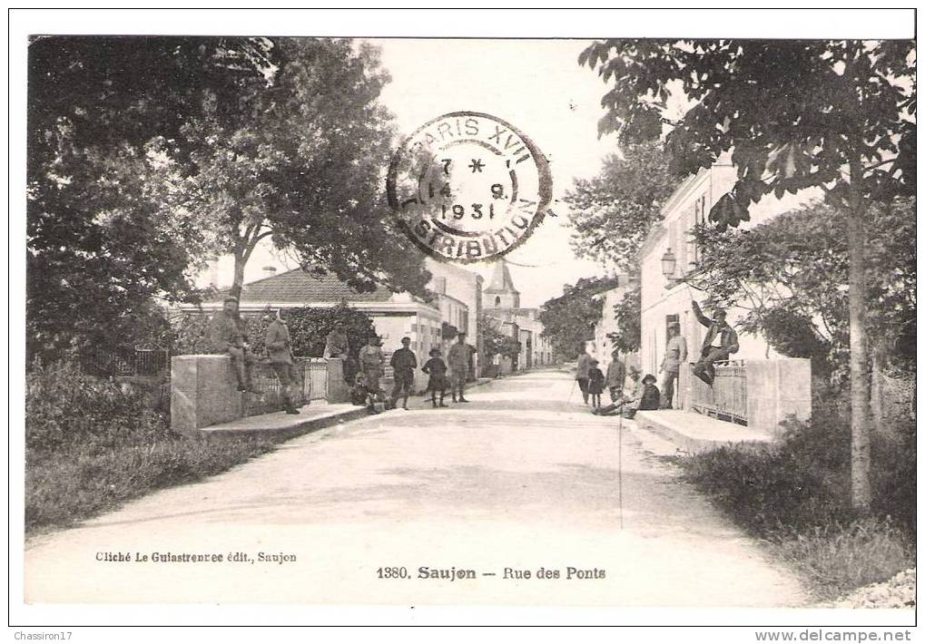 17 -   SAUJON  -Rue Des Ponts - Animée - - Saujon