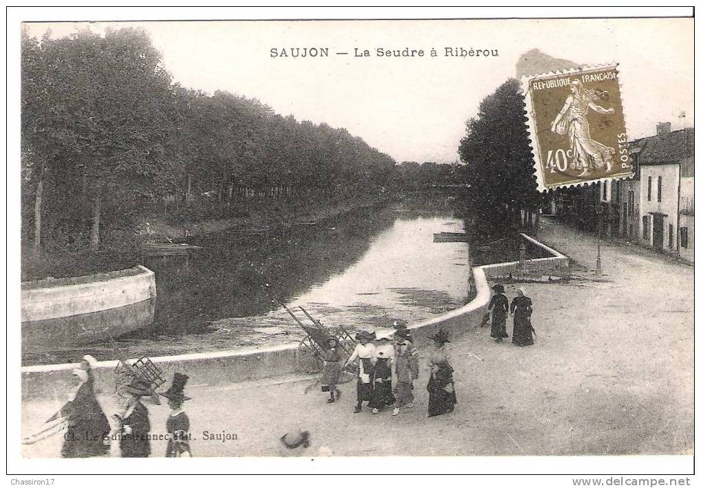 17 -   SAUJON  - La Seudre à  RIBEROU -  Animée - Ces Dames Vont à La Messe - Saujon